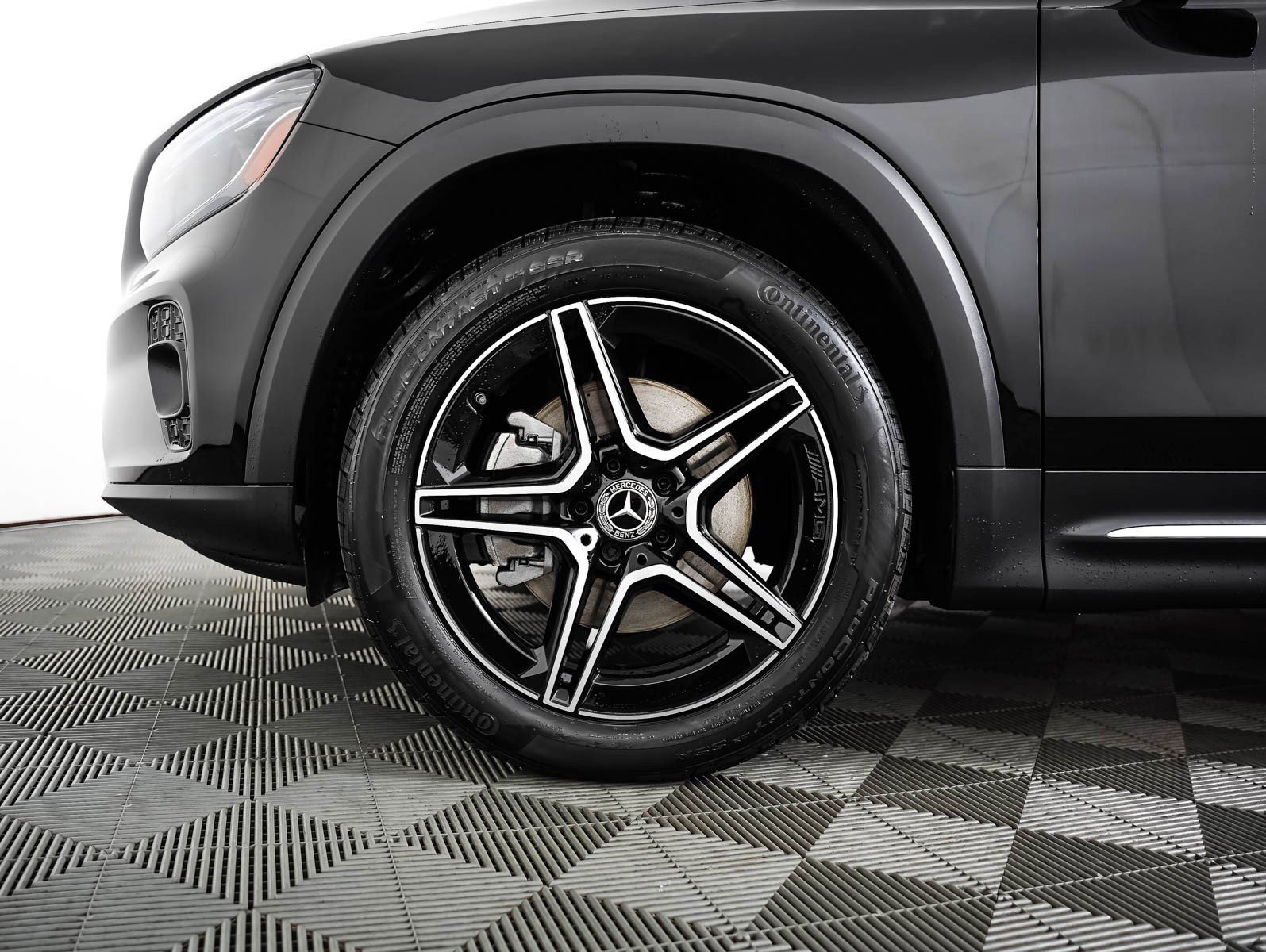 New 2026 Night Black Mercedes-Benz GLB 250 image 6