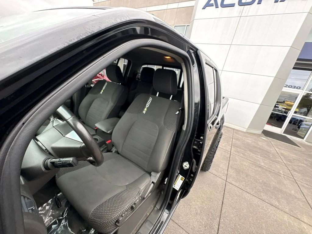 Used 2018 Black Nissan PRO-4X image 12