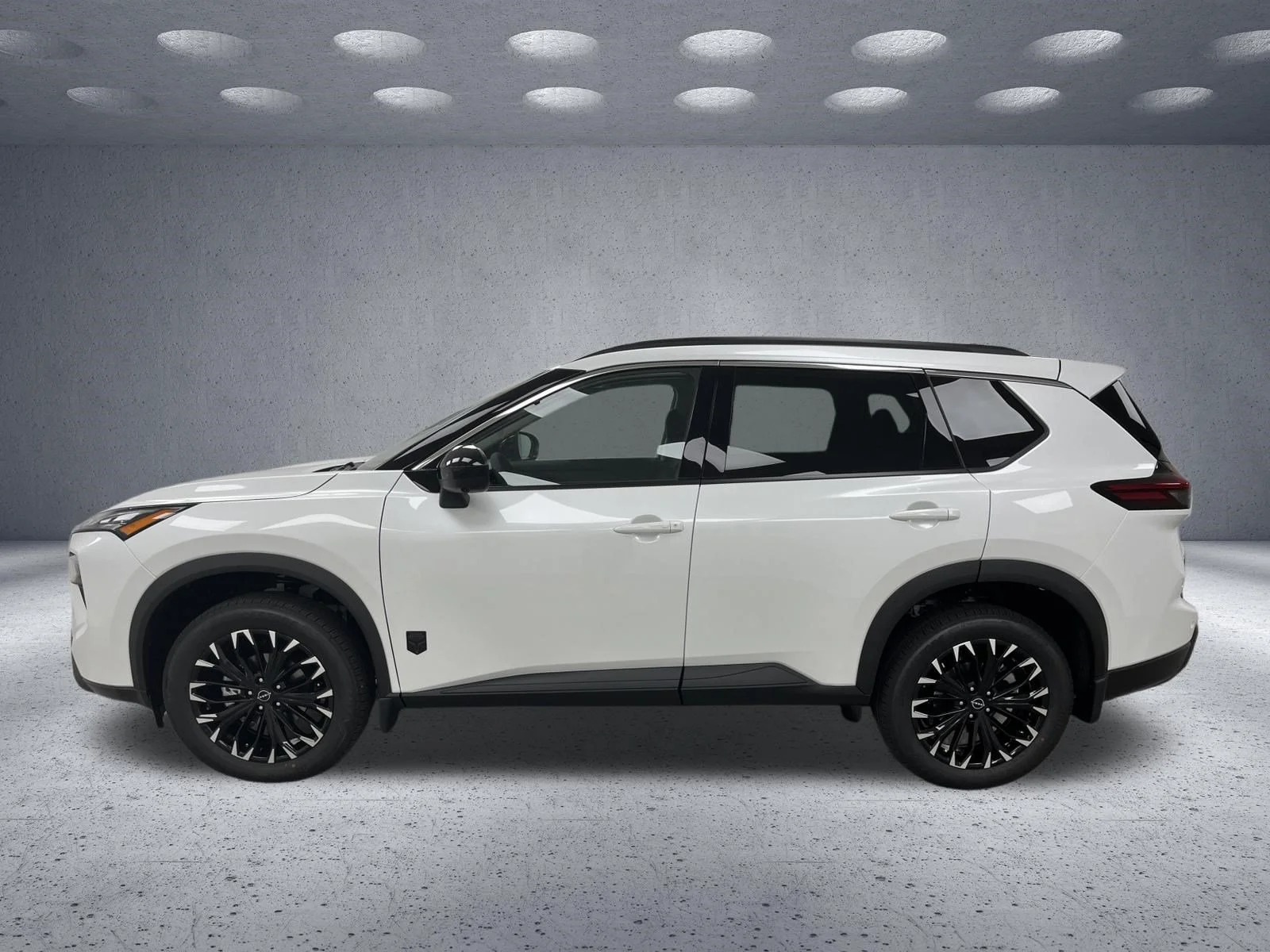 New 2026 Everest White Pearl TriCoat Nissan Dark Armor™ image 2