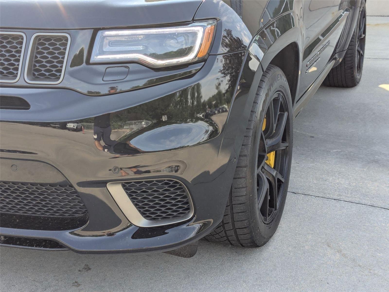 Used 2020 Granite Crystal Metallic Clearcoat Jeep Trackhawk image 9