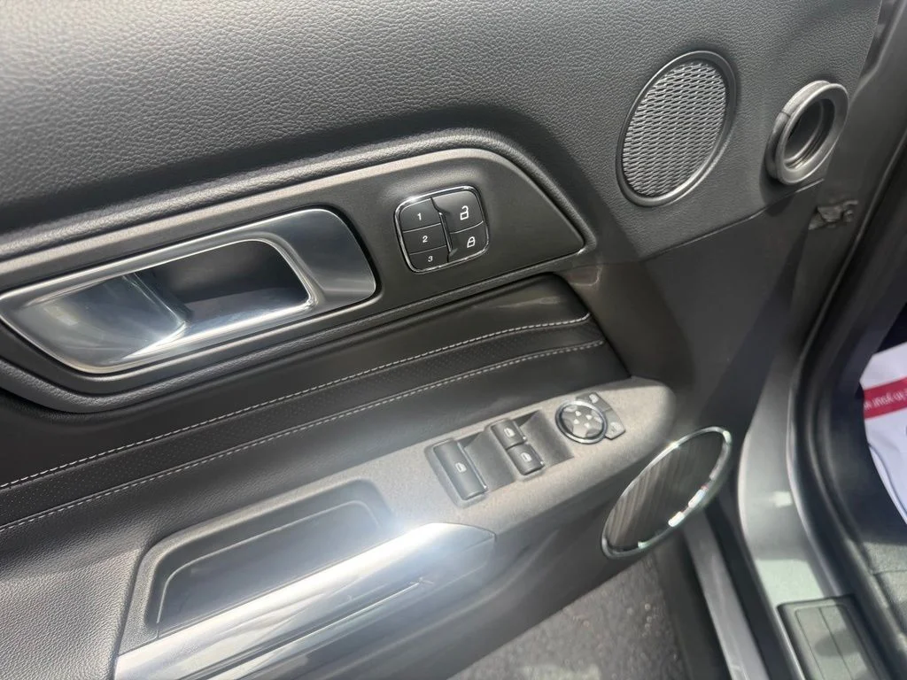 Used 2022 Gray Metallic Ford GT Premium image 19