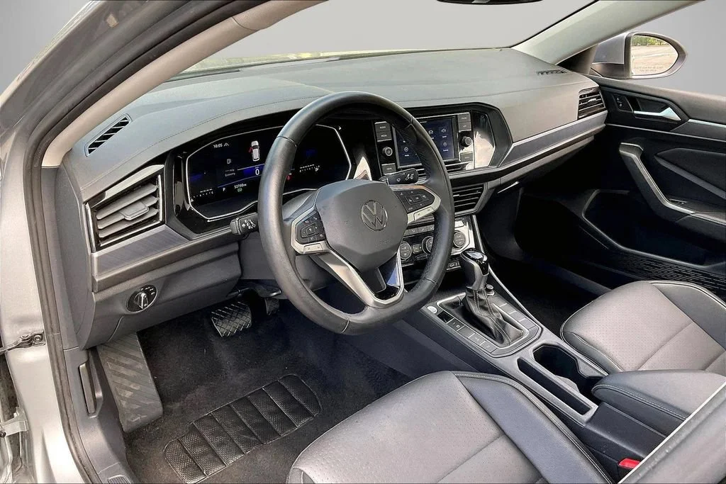 Used 2024 Silver Volkswagen 1.5T SE image 19