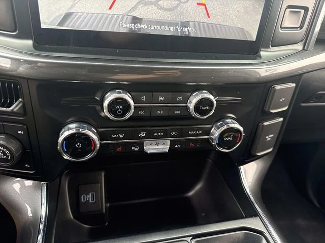 Used 2023 White Ford XLT image 31