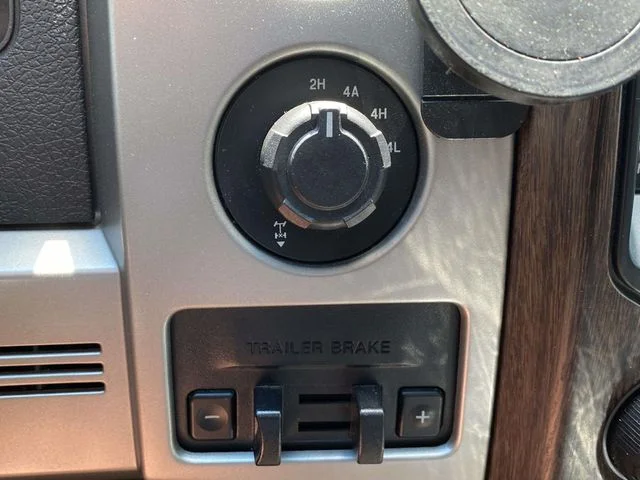 Used 2014 Silver Ford Lariat image 21