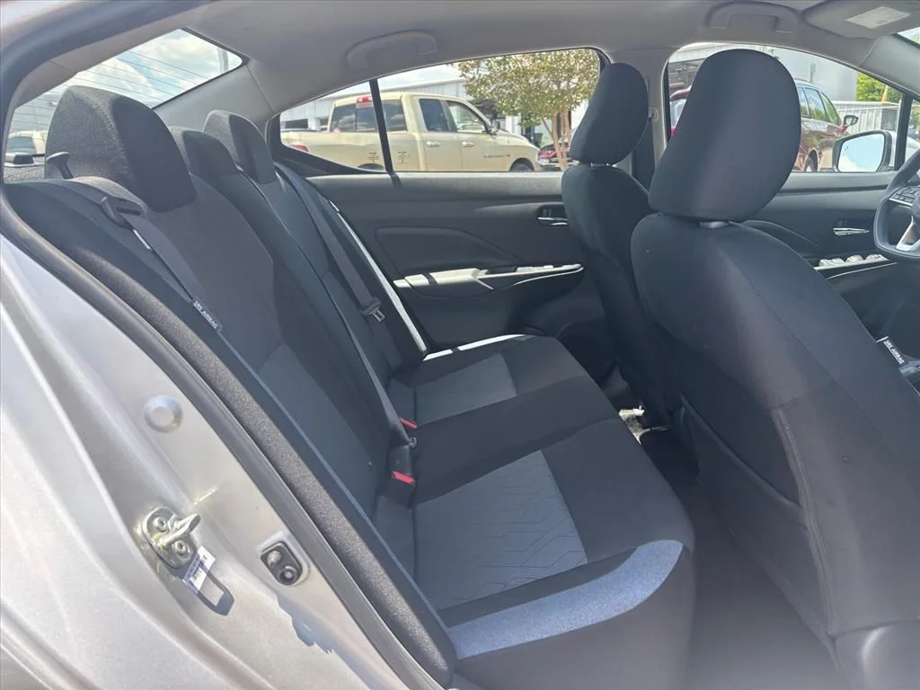Used 2025 Silver Nissan 1.6 SV image 13