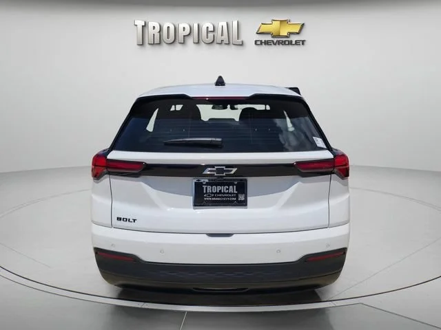 New 2027 Summit White Chevrolet LT image 4