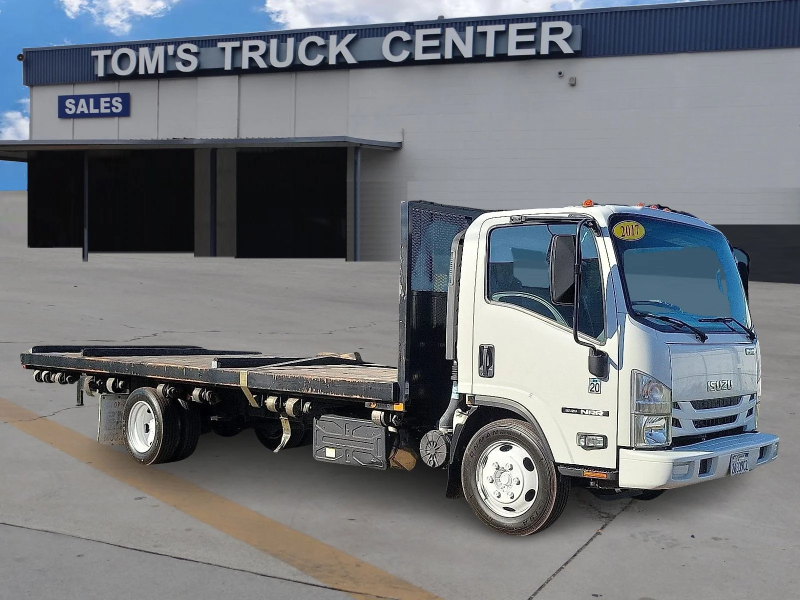 2017 Isuzu NRR's photo