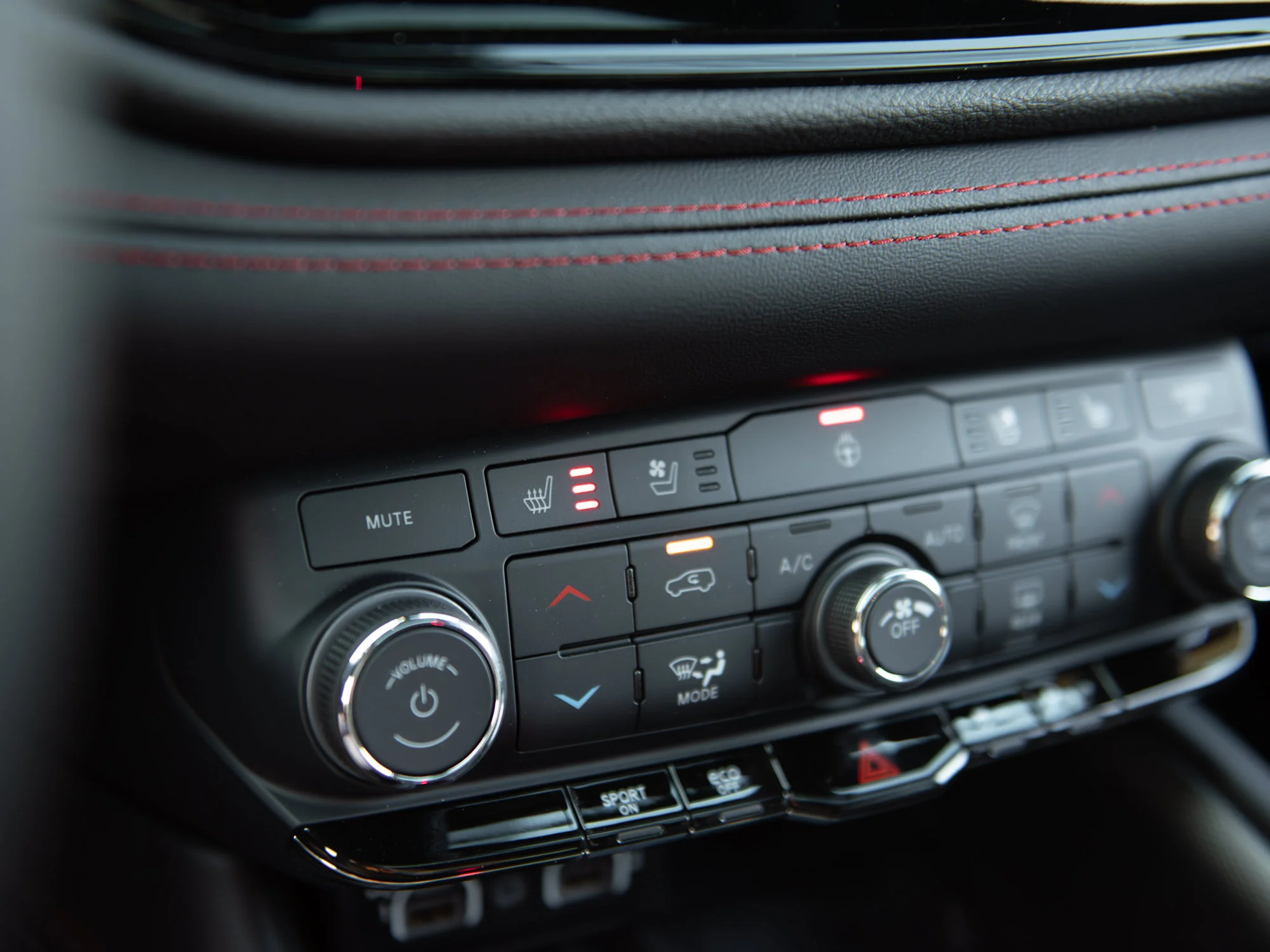 New 2026 Green Dodge GT HEMI V8 Plus* AWD, Sunroof, Remote Start, Ventilated/Heated Leather image 20