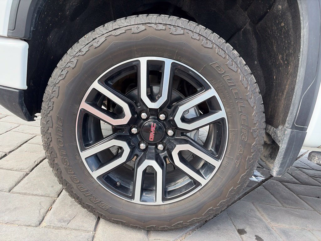 Used 2026 Summit White GMC AT4 image 22