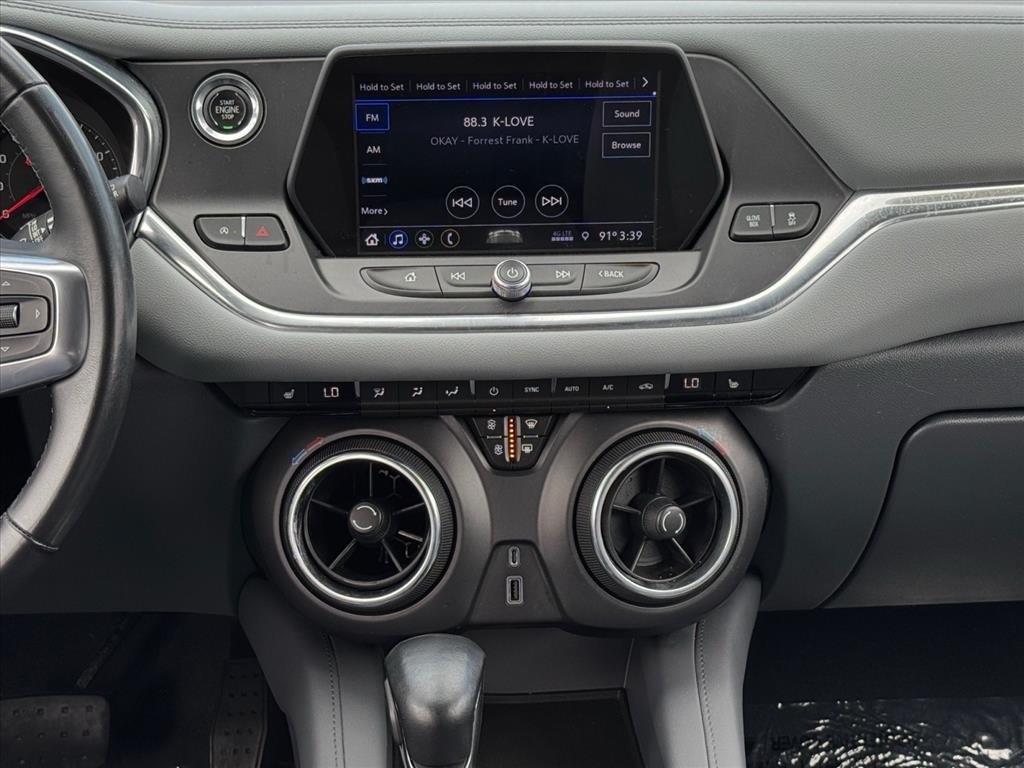 Used 2020 SUMMIT WHITE Chevrolet LT image 13