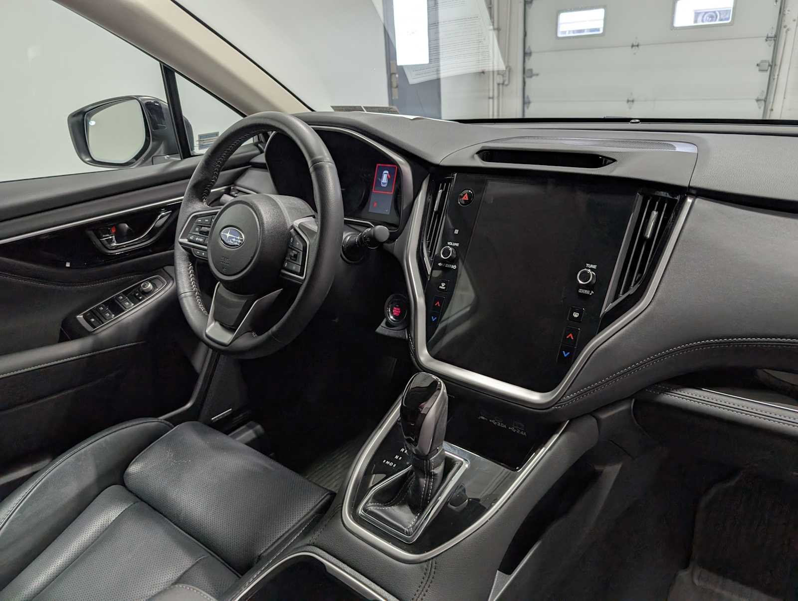 Used 2025 Crystal White Pearl Subaru Limited image 42