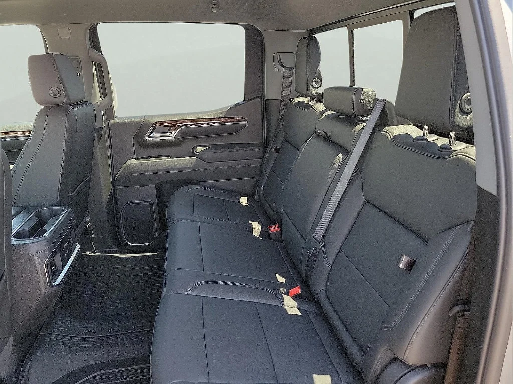 New 2026 Sterling Metallic GMC Elevation image 13