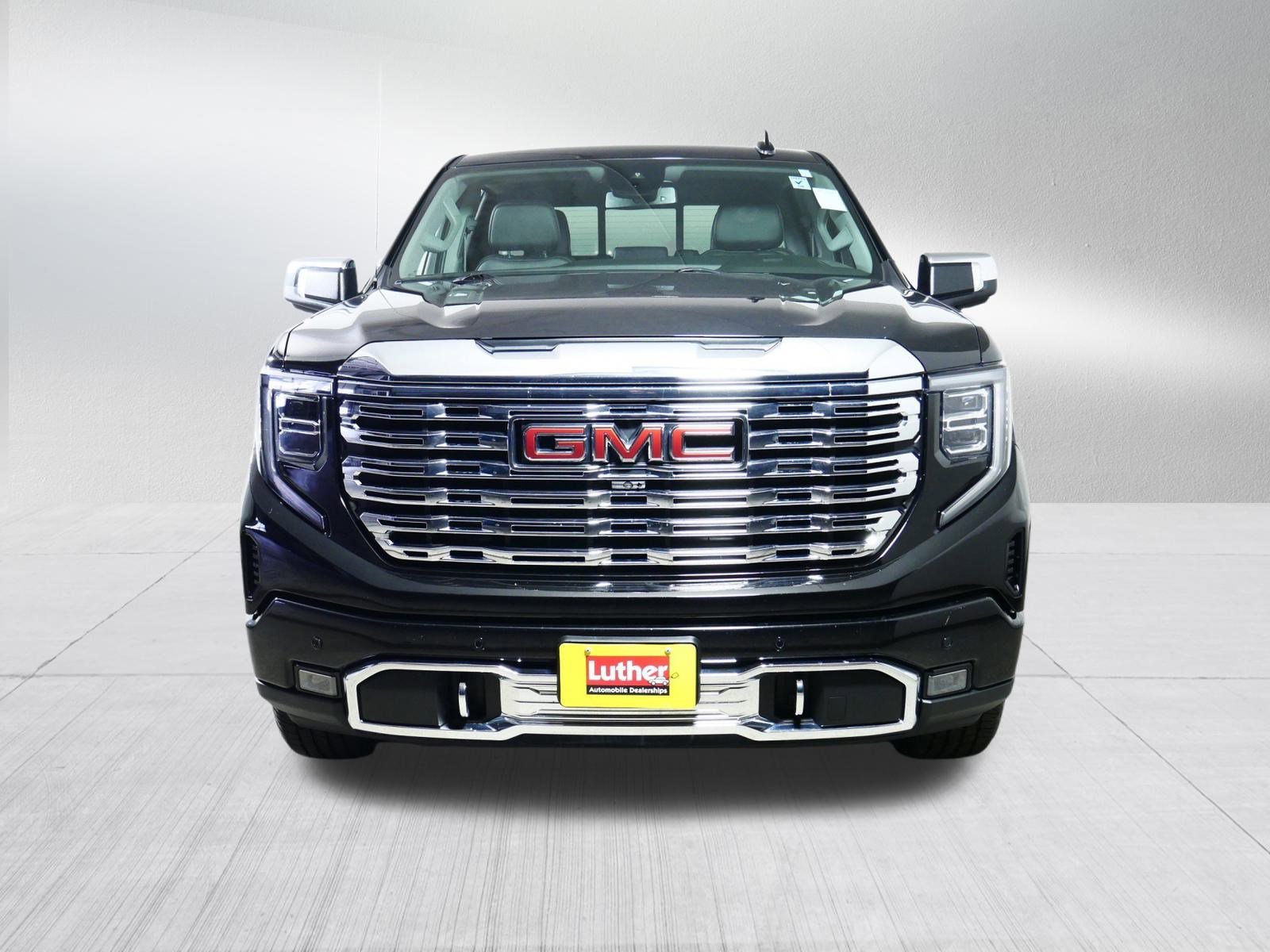 Used 2022 GMC Sierra 1500 Denali Denali with VIN 1GTUUGEDXNZ555096 for sale in Brooklyn Center, Minnesota