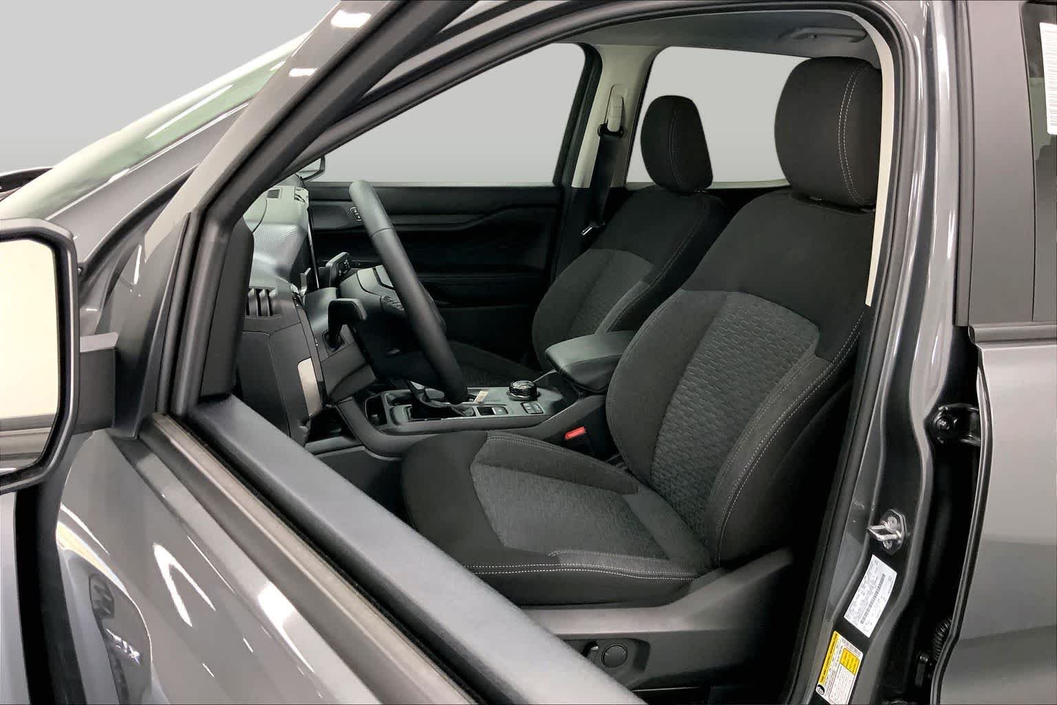 New 2026 M7/CARBONIZED G Ford XLT image 8