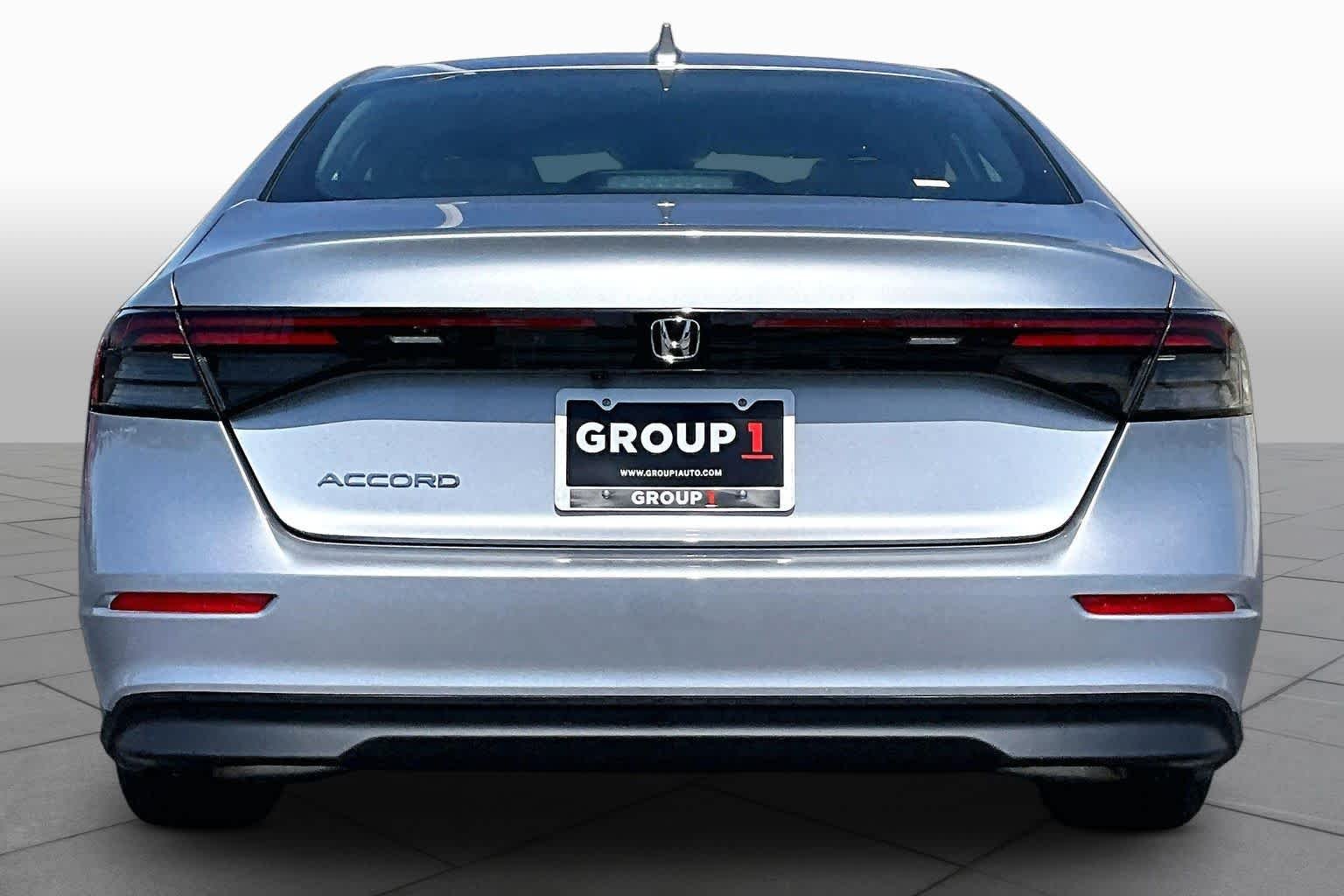 New 2026 Solar Silver Metallic Honda LX image 4