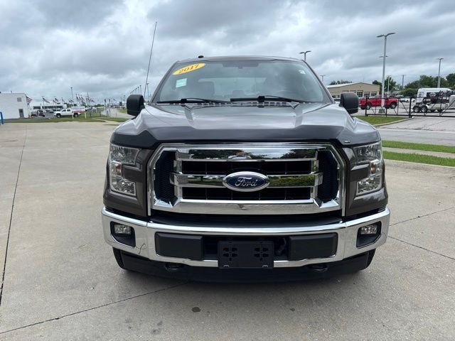 Used 2017 Champagne Ford XLT image 4