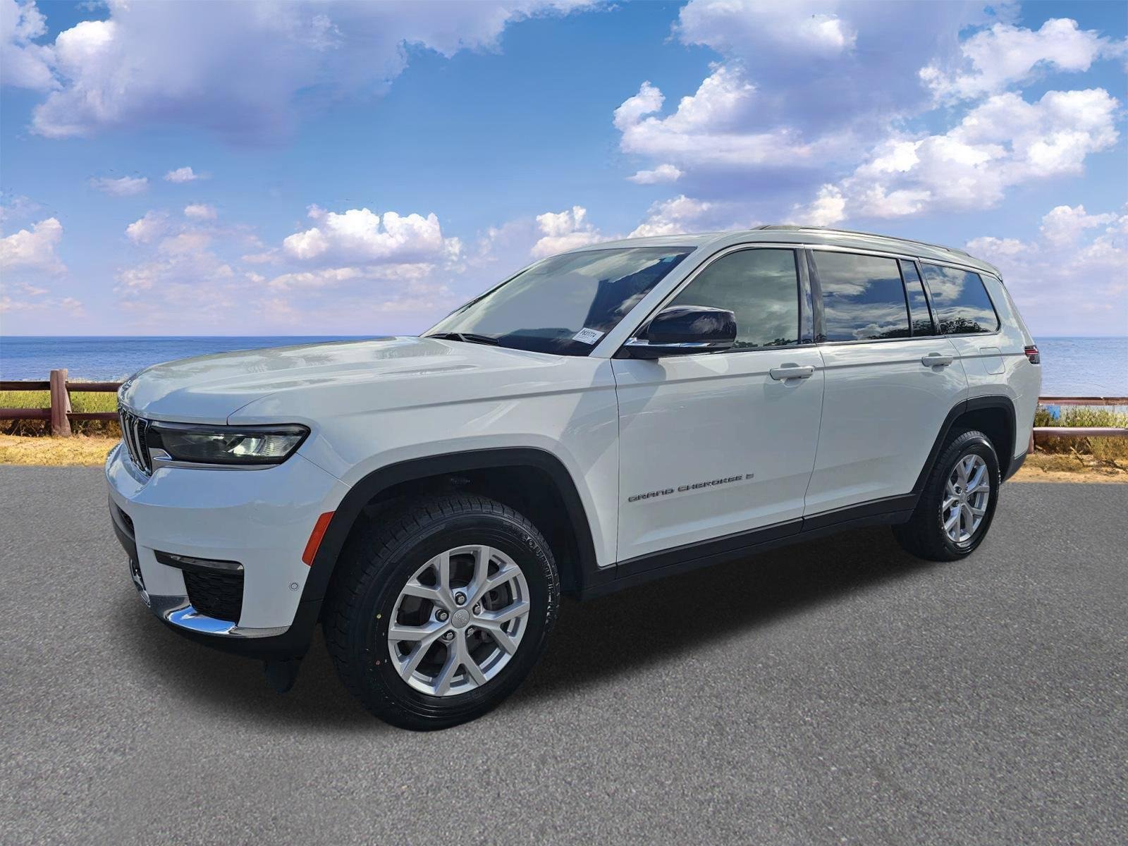 Used 2023 Bright White Clearcoat Jeep Limited image 3