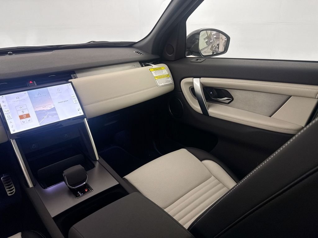 New 2026 Santorini Black Land Rover Landmark image 23