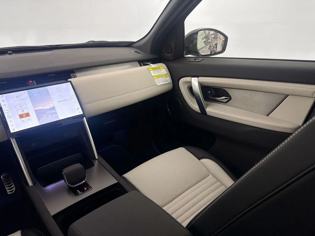 New 2026 Santorini Black Land Rover Landmark image 23
