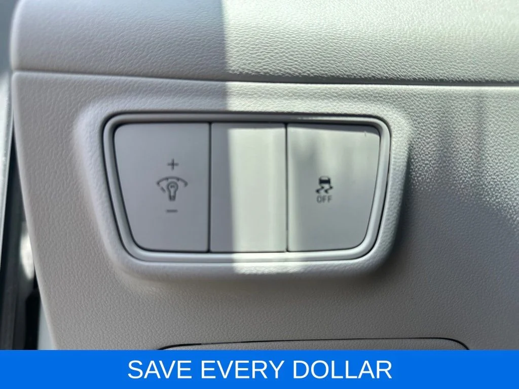 Used 2022 Gray Hyundai SEL image 9