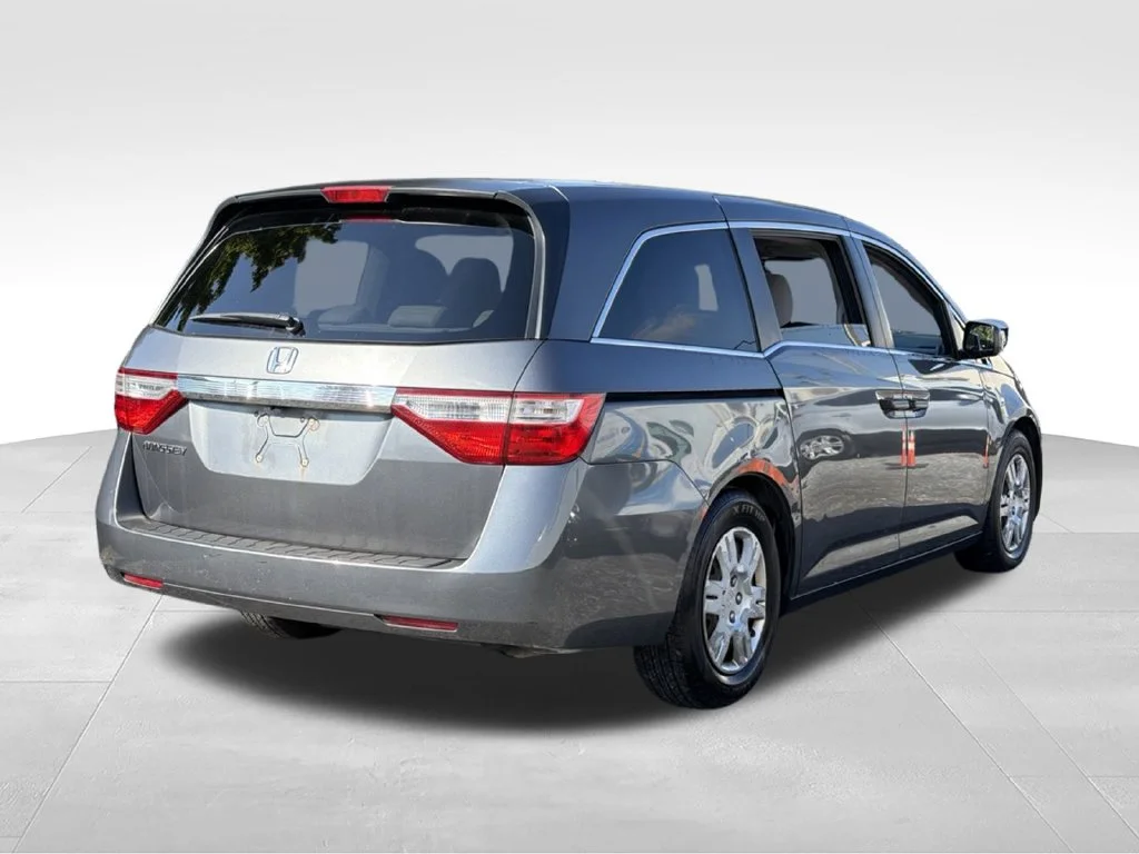 Used 2013 Gray Honda LX image 7