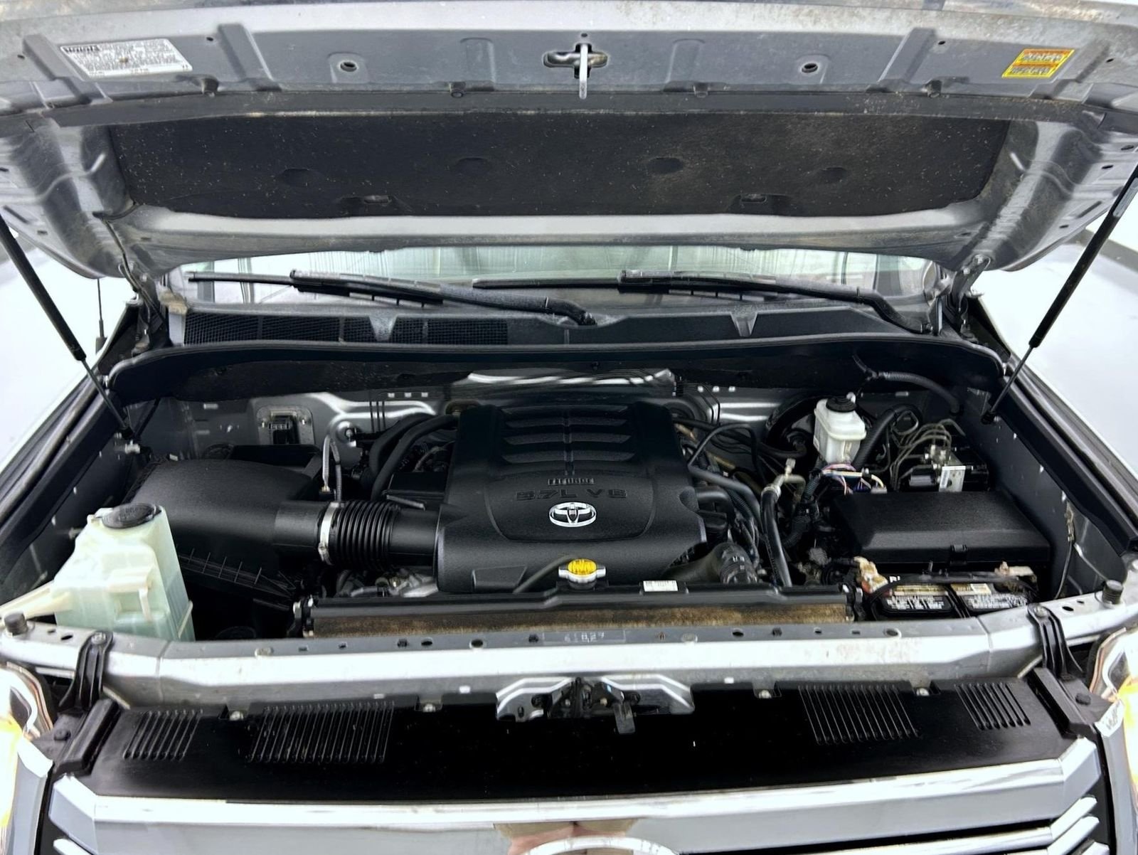 Used 2016 Silver Toyota SR5 image 25