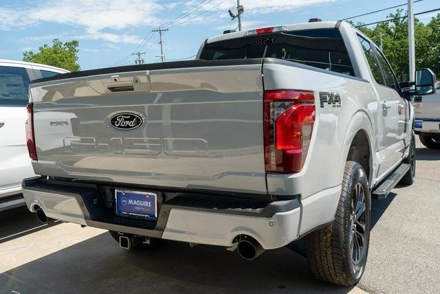 New 2026 Avalanche Ford XLT image 5