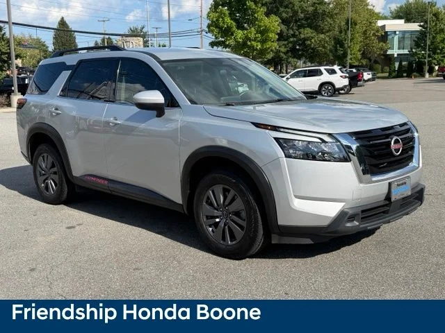 Used 2024 Silver Nissan SV image 3