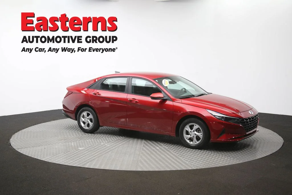 Used 2023 Red Hyundai SE image 47