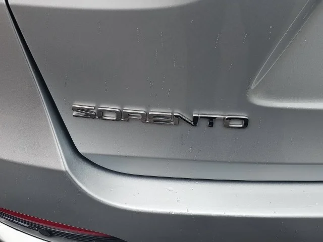 Used 2019 Silver Kia LX image 34