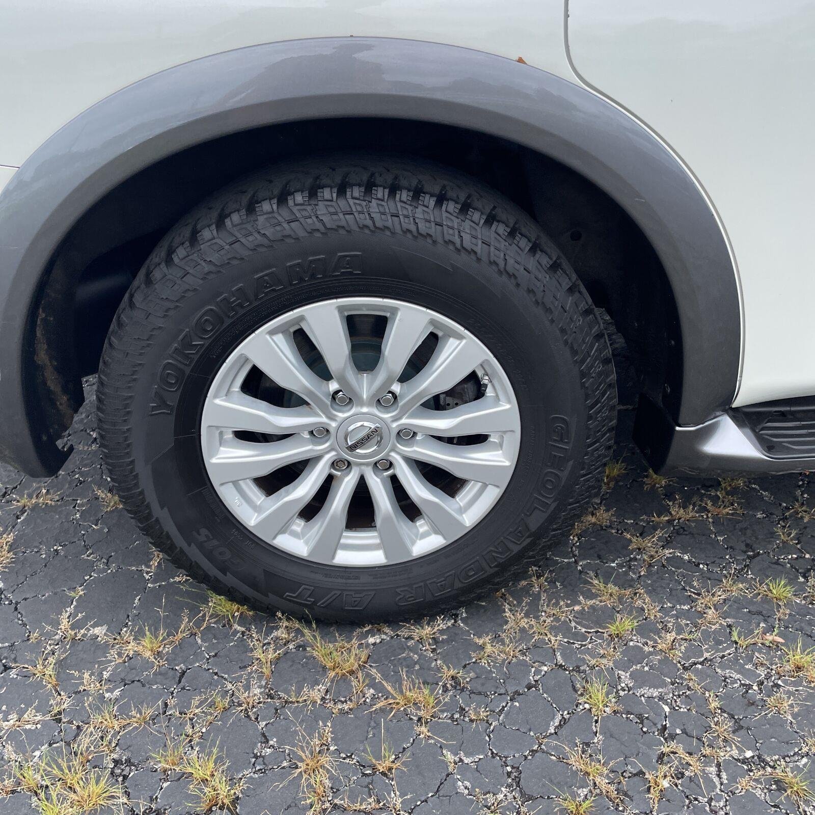 Used 2019 Pearl White Tricoat Nissan SV image 17