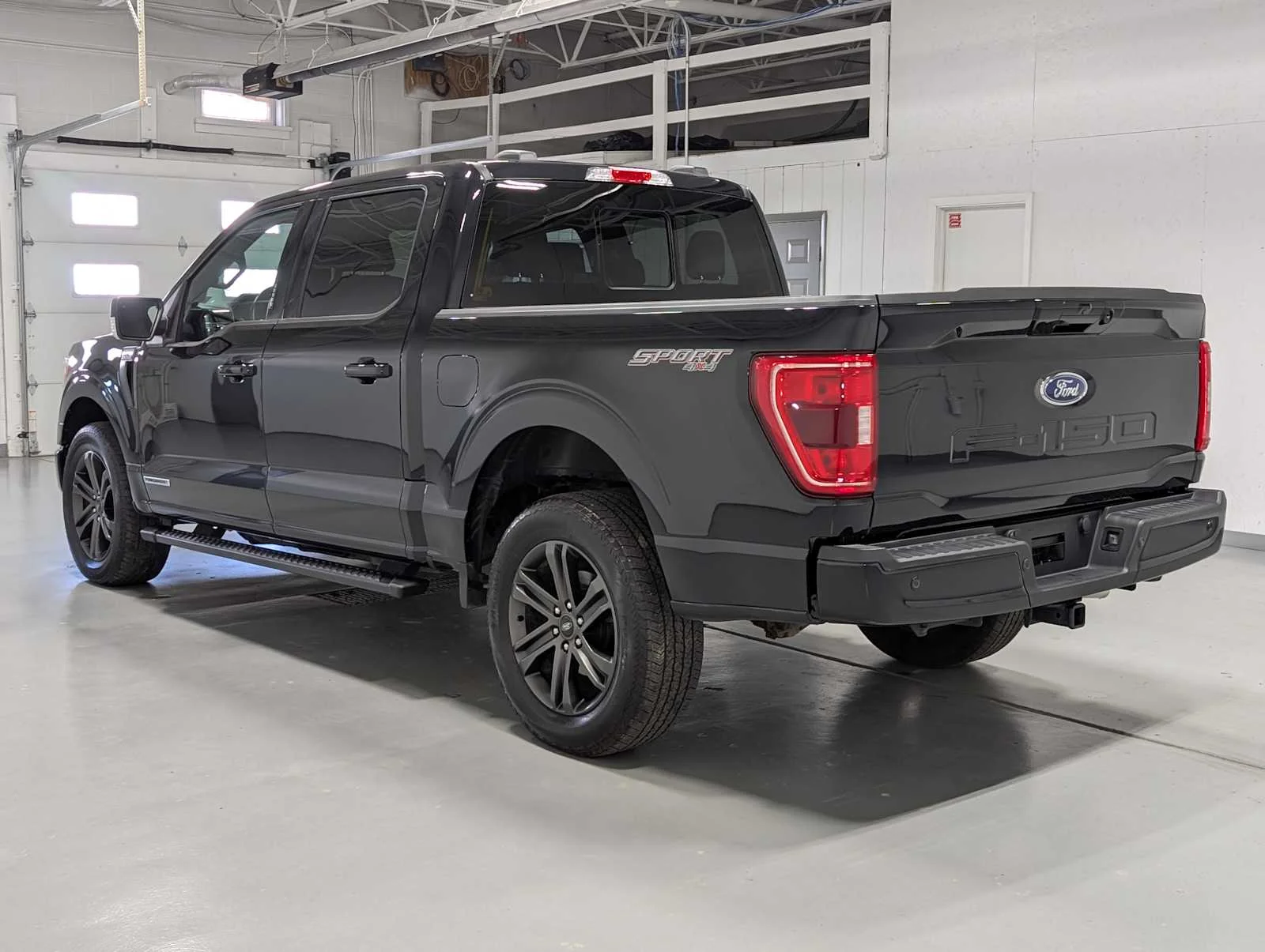 Used 2022 Agate Black Ford XLT image 10