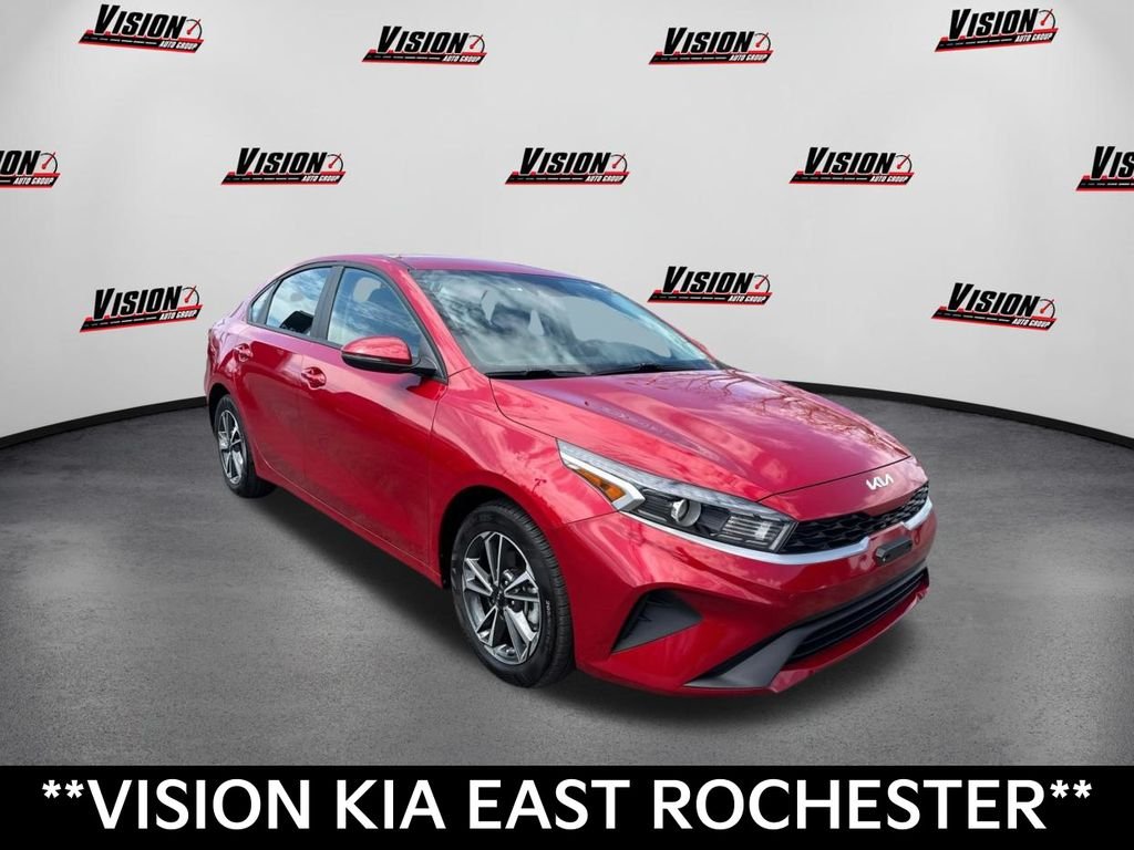 Used 2023 Red Kia LXS image 3