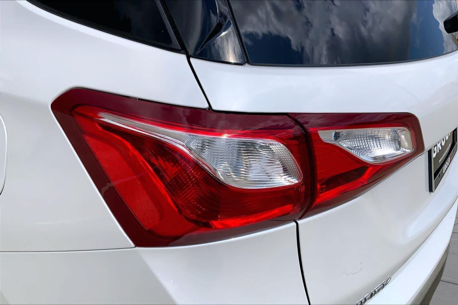 Used 2020 Iridescent Pearl Tricoat Chevrolet LT image 29