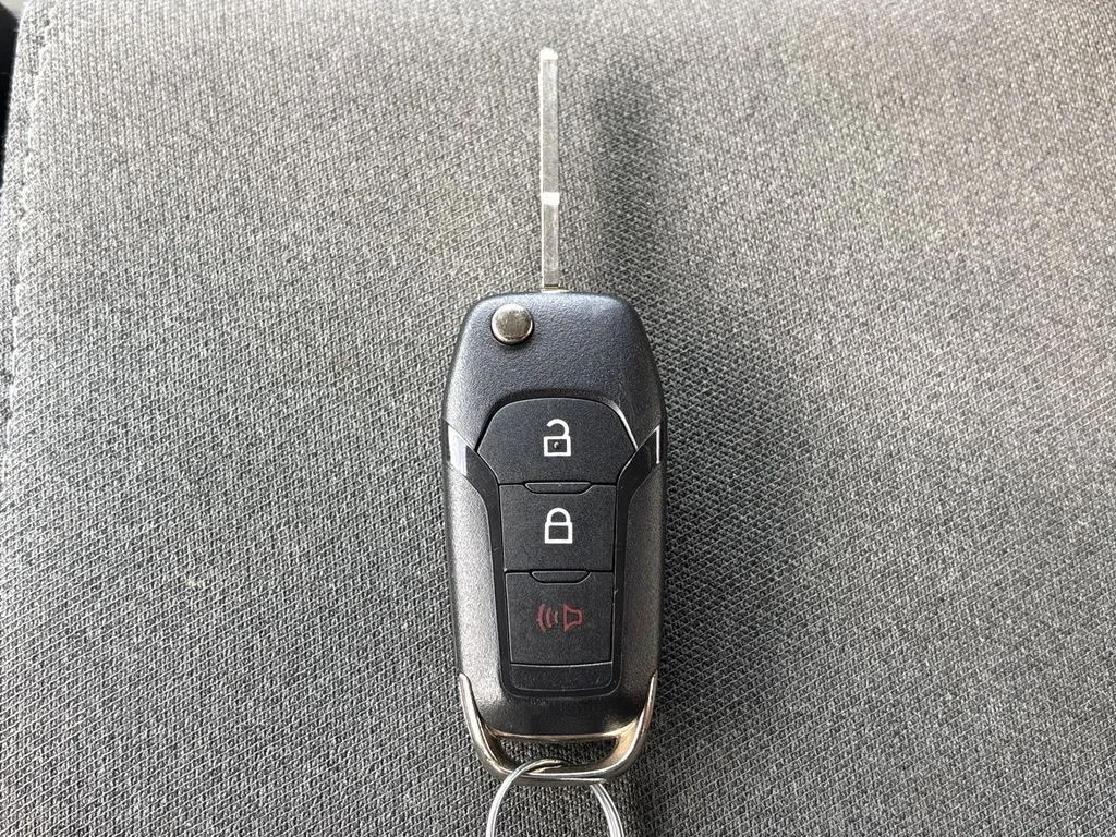 Certified Used 2025 Silver Ford XLT image 33