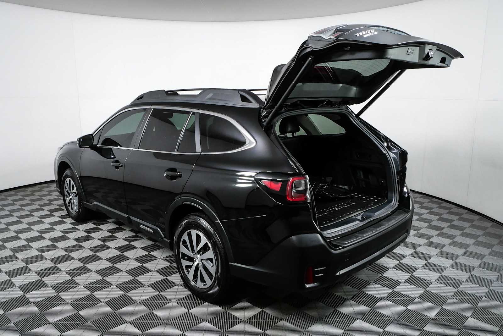 Used 2021 Crystal Black Silica Subaru Premium image 33