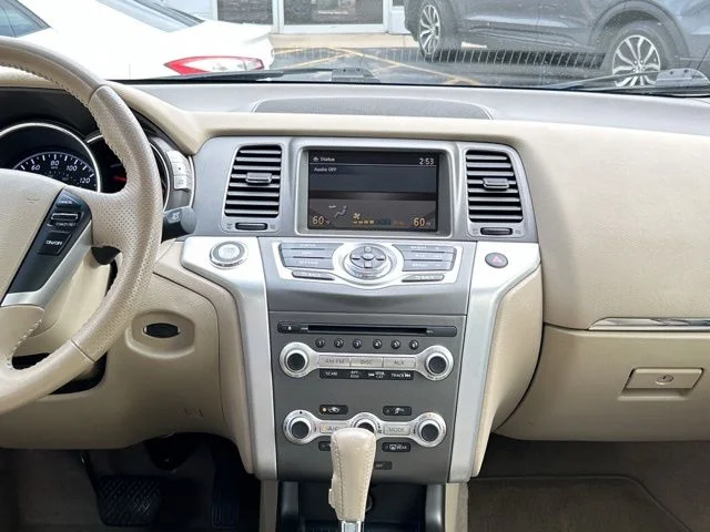 Used 2012 White Nissan SL image 23