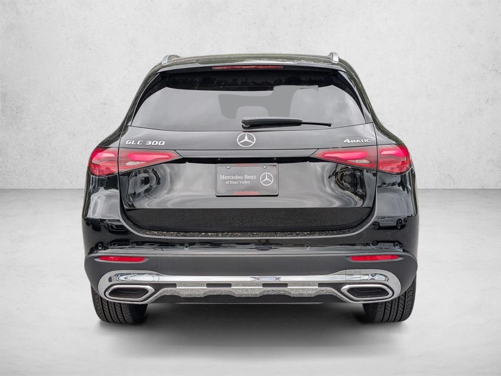 New 2026 Black Mercedes-Benz GLC300 image 8