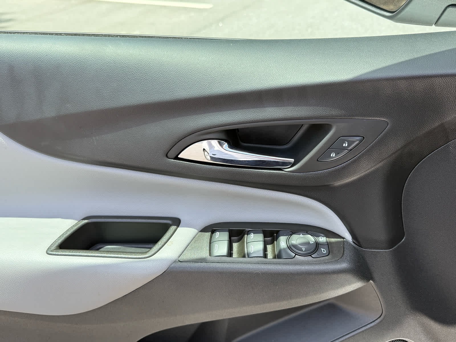 Used 2023 Summit White Chevrolet LT image 14