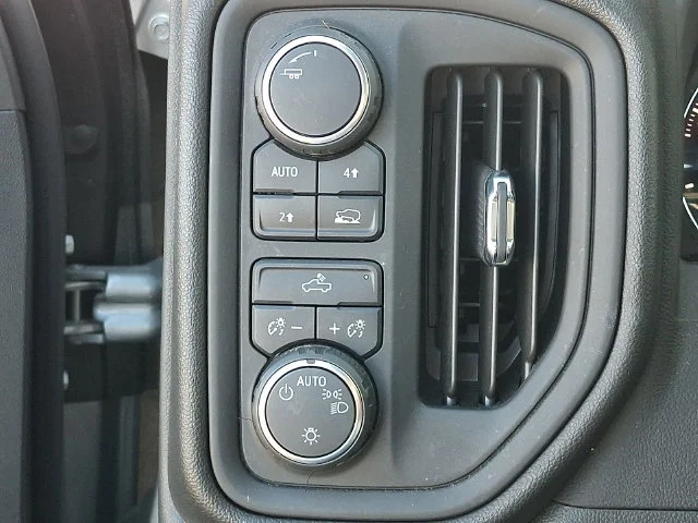 Used 2024 Gray Chevrolet Custom image 24
