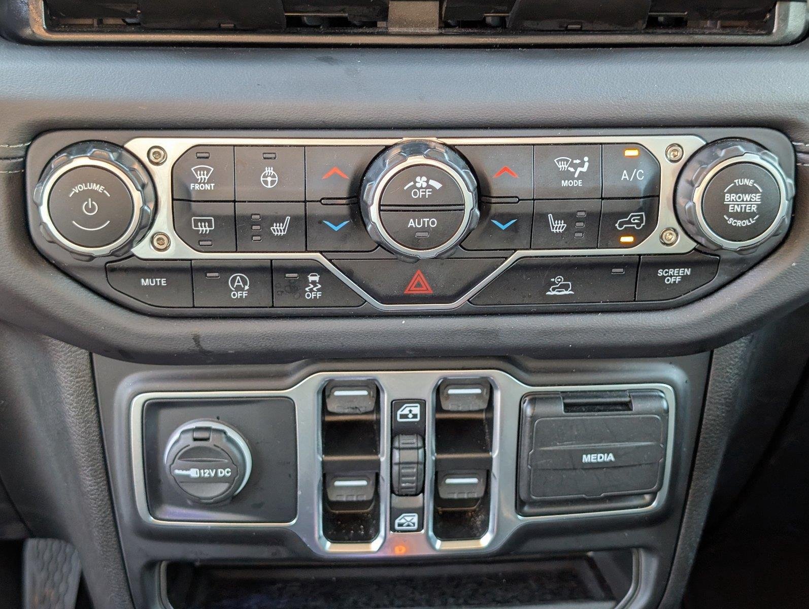 Used 2025 Black Clearcoat Jeep Sahara image 22