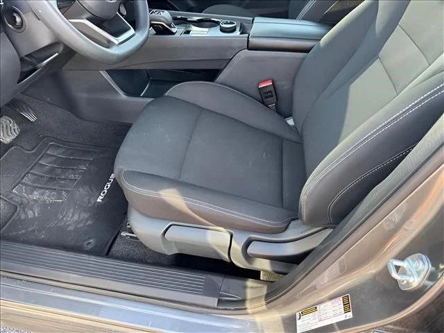 Used 2024 Gray Nissan S image 6
