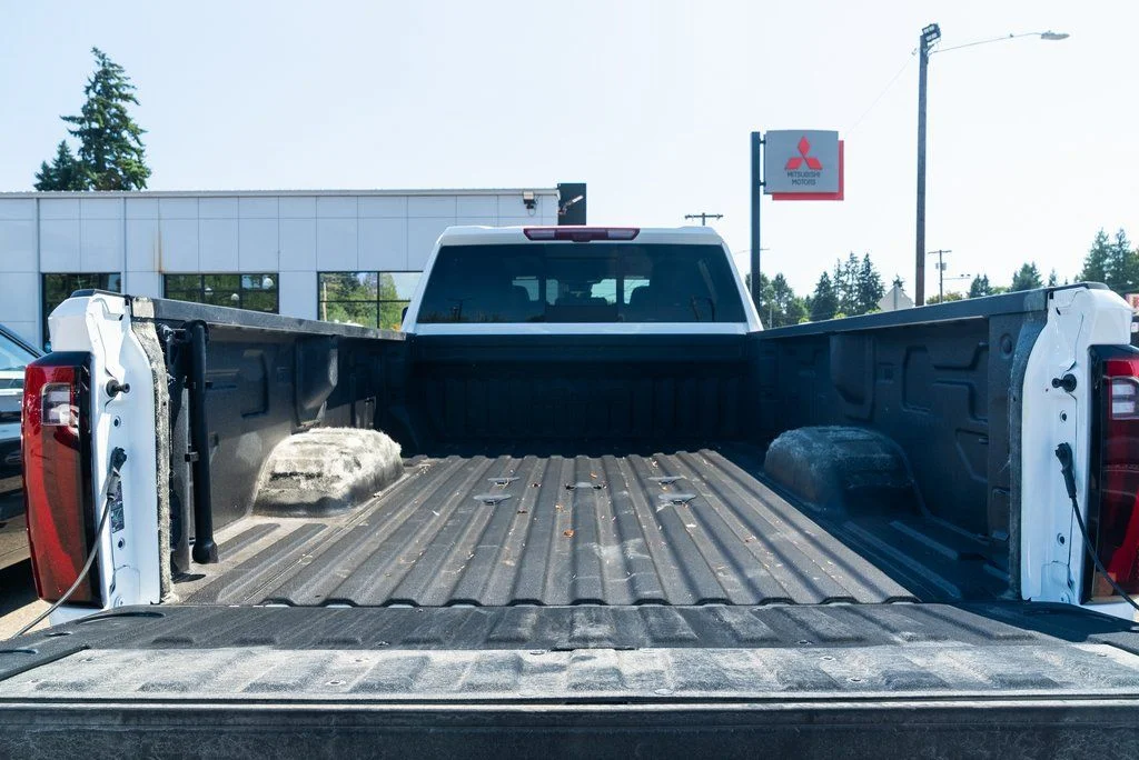 Used 2025 White GMC Denali image 7