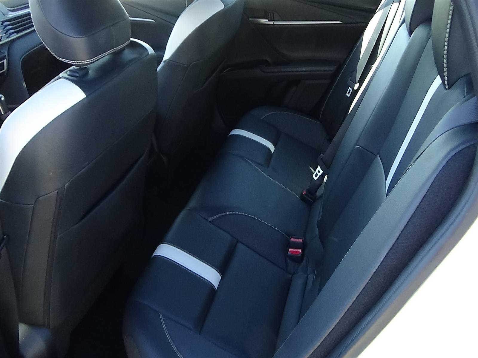 Used 2025 Ice Cap Toyota SE image 12