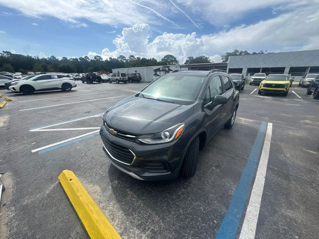 Used 2020 Gray Chevrolet LT image 2