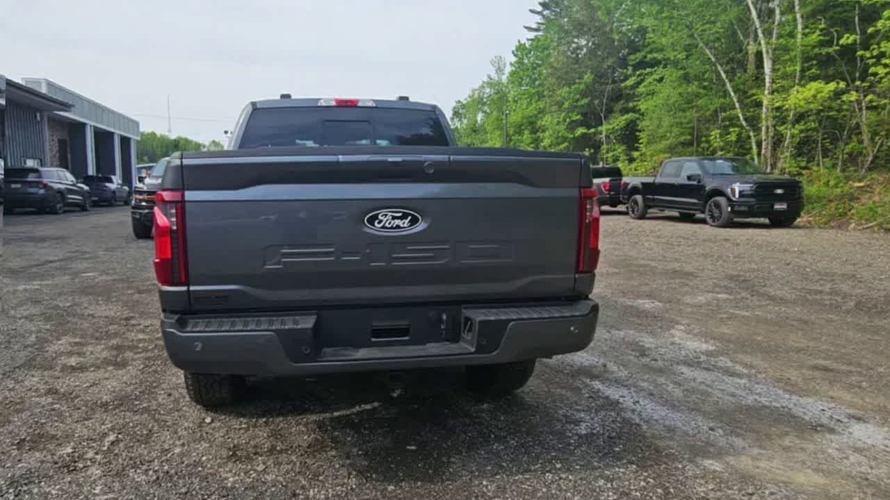 New 2026 Carbonized Gray Metallic Ford XLT image 7