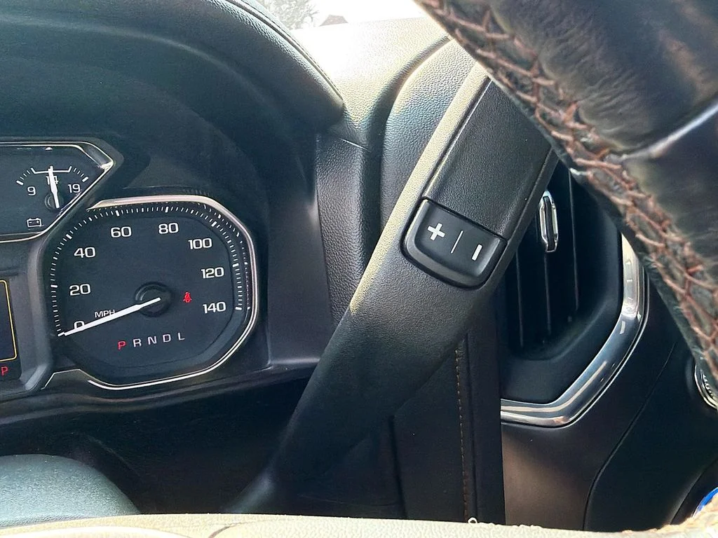 Used 2021 Steel Metallic GMC AT4 image 17