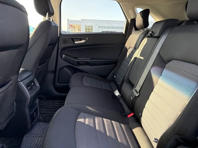 Used 2020 Blue Ford SE image 22