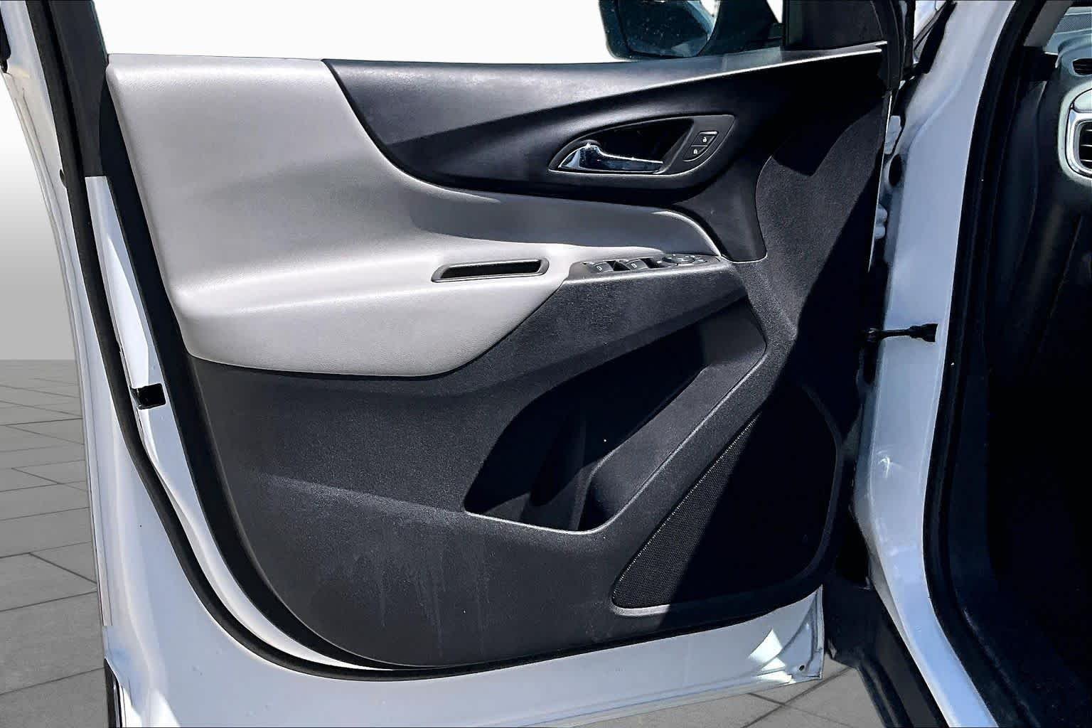 Used 2023 Summit White Chevrolet LT image 39