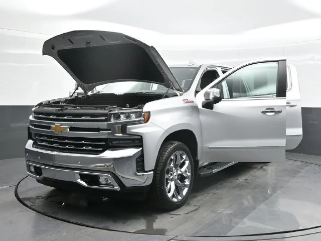 Used 2022 SILVER ICE METALLIC Chevrolet LTZ image 30